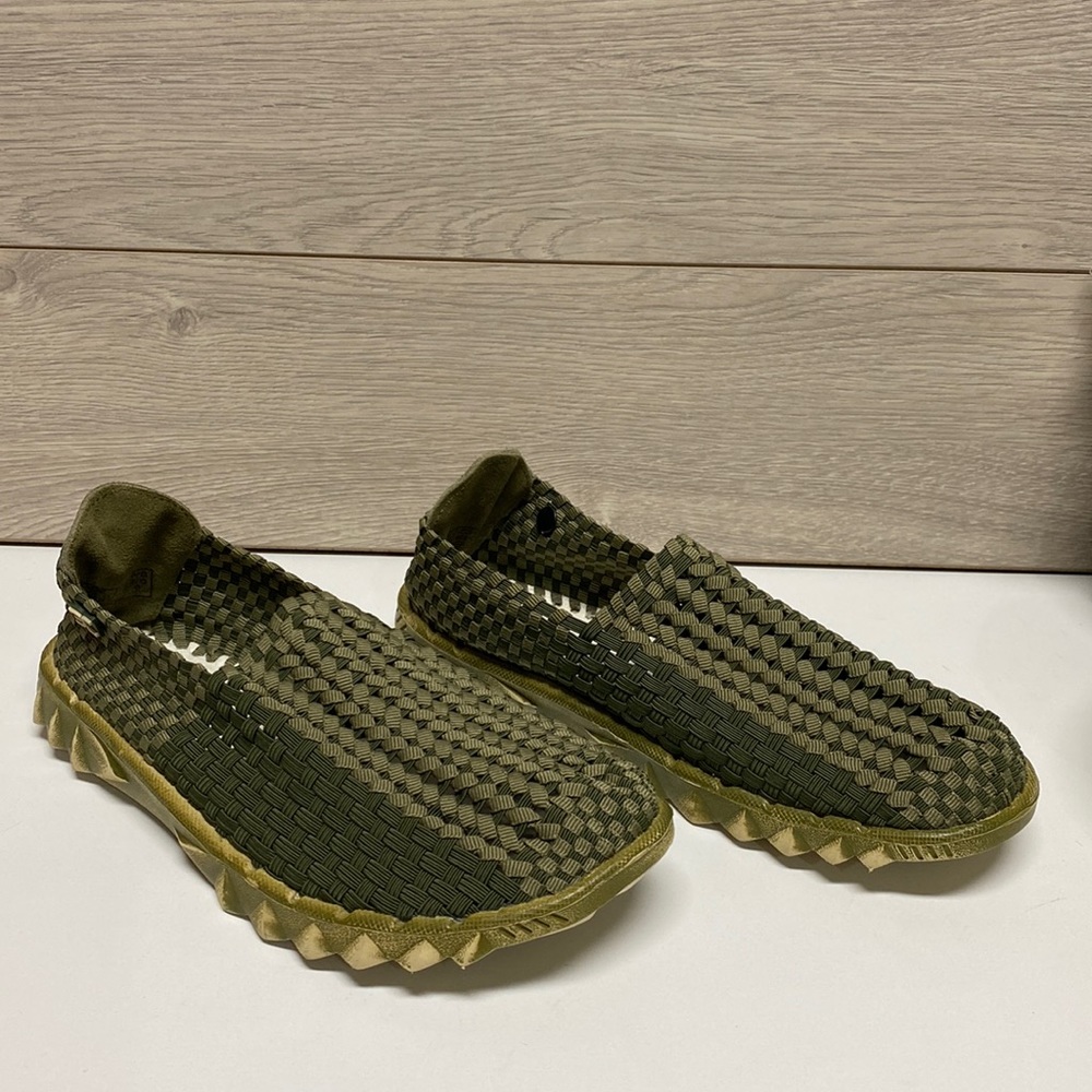 Hey Dude Shoes Size 11